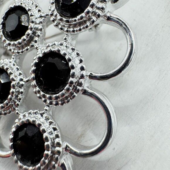 Vtg Sarah Coventry Black Charmer Brooch Dangle Silvertone Detachable Charm - Picture 2 of 9